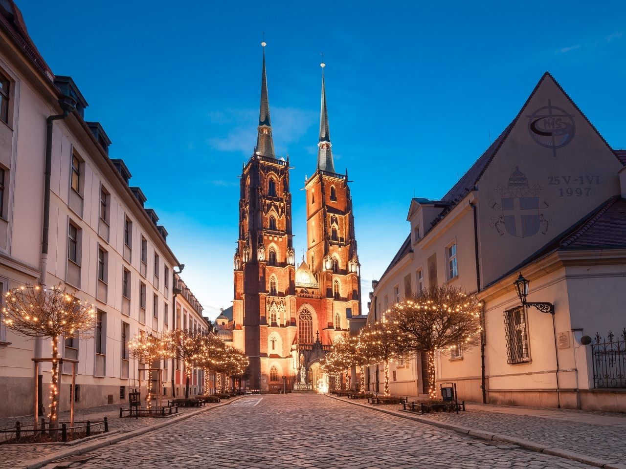 international removals to poland