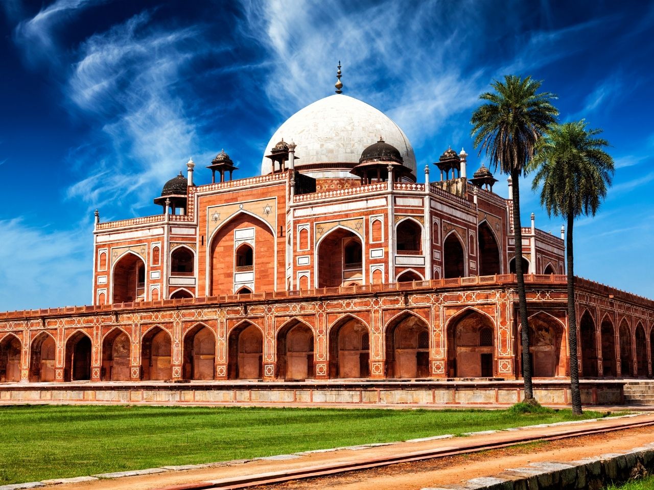international removals to Delhi